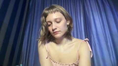 Snapshot of molly_poly chatting on 12/01/25, 09:47 molly_poly online show from 12/01/25, 09:47