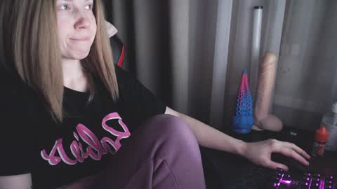 I have new photos come and see with love Molly online show from 02/05/25, 08:25