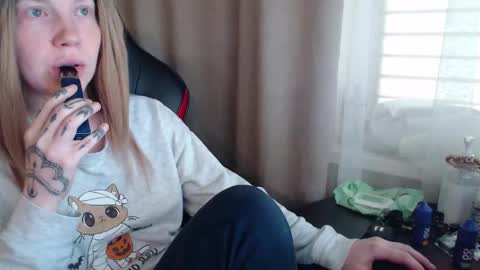 I have new photos come and see with love Molly online show from 09/24/25, 10:29