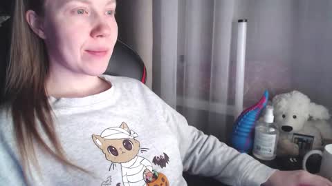 I have new photos come and see with love Molly online show from 02/12/26, 05:13