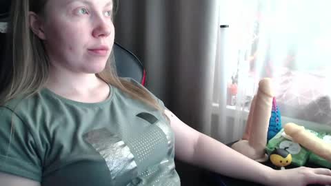 Snapshot of molly_royse chatting on 05/19/26, 09:04 I have new photos come and see with love Molly online show from 05/19/26, 09:04