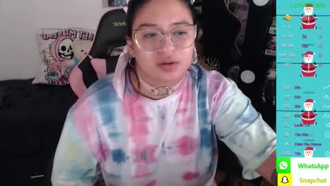 Snapshot of molly_shake chatting on 12/20/24, 10:05 Molly online show from 12/20/24, 10:05