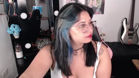 Snapshot of molly_shake chatting on 02/07/25, 09:05 Molly online show from 02/07/25, 09:05