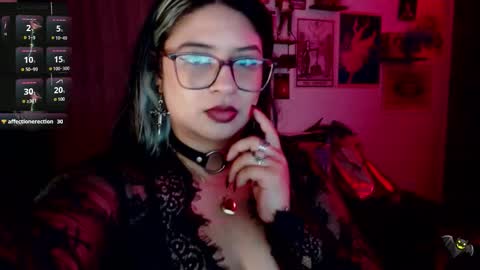 Snapshot of molly_shake chatting on 10/23/25, 06:34 Molly online show from 10/23/25, 06:34