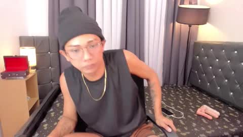 molly online show from 12/22/25, 08:28