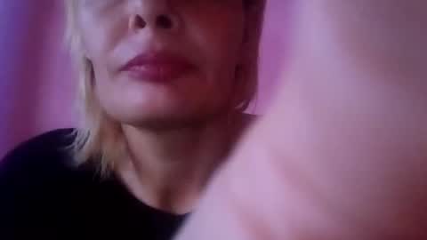 Snapshot of molly_tanya chatting on 12/10/24, 11:32 Tanya online show from 12/10/24, 11:32