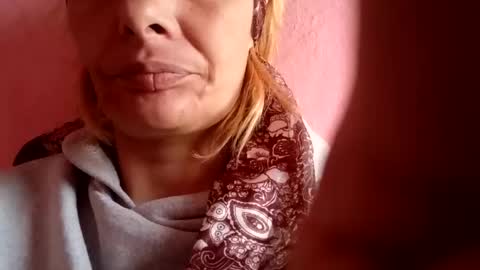 Snapshot of molly_tanya chatting on 01/04/25, 11:11 Tanya online show from 01/04/25, 11:11