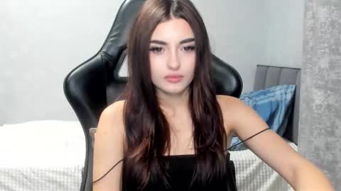 Molly online show from 11/23/25, 07:46