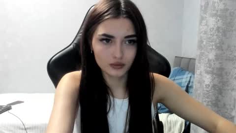 Molly online show from 11/30/25, 08:24