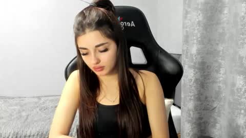 Molly online show from 12/22/25, 07:55