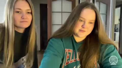 Snapshot of mollyas chatting on 03/27/26, 01:55 Alice online show from 03/27/26, 01:55