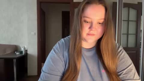 Snapshot of mollyas chatting on 04/20/26, 01:36 Alice online show from 04/20/26, 01:36