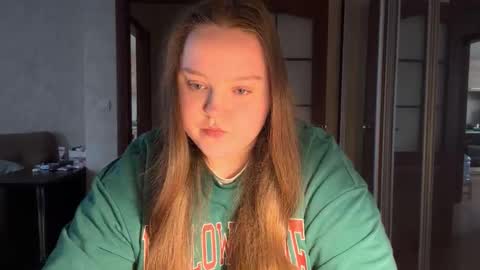 Snapshot of mollyas chatting on 04/23/26, 03:03 Alice online show from 04/23/26, 03:03