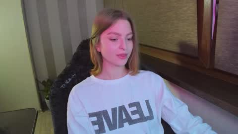 Snapshot of mollydangerous chatting on 11/10/25, 05:01 Taisha online show from 11/10/25, 05:01