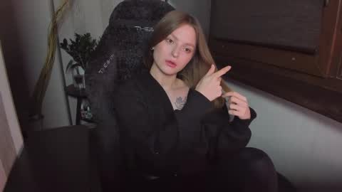 Snapshot of mollydangerous chatting on 04/14/26, 12:38 Taisha online show from 04/14/26, 12:38