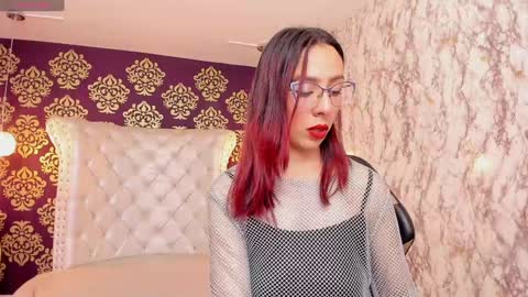 Molly Evanss online show from 01/21/25, 04:21