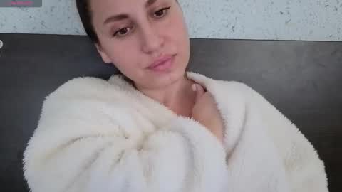 Nica    follow me   online show from 11/19/25, 10:37