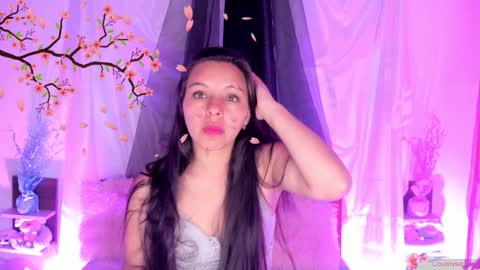 Snapshot of mollylewis18 chatting on 01/24/25, 08:54 New girl Emily Valentina Michelle online show from 01/24/25, 08:54