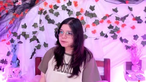 Snapshot of mollylewis18 chatting on 02/06/25, 06:35 New girl Emily Valentina Michelle online show from 02/06/25, 06:35