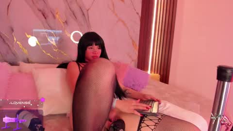 Snapshot of mollylewis18 chatting on 09/17/25, 03:03 New girl Emily Valentina Michelle online show from 09/17/25, 03:03