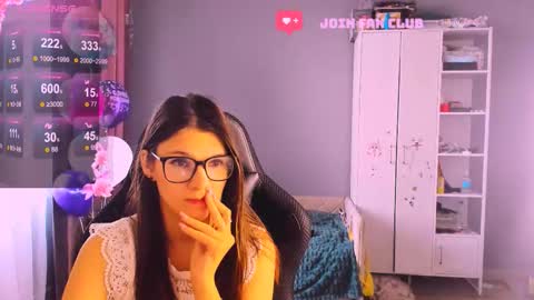  KIRA  online show from 10/29/25, 06:37