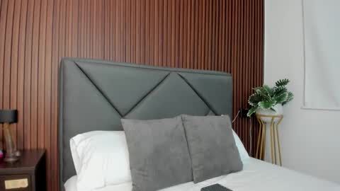 Snapshot of mollylove_ chatting on 03/18/26, 07:06 mollylove_ online show from 03/18/26, 07:06