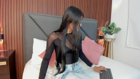 Snapshot of mollylove_ chatting on 05/09/26, 07:41 mollylove_ online show from 05/09/26, 07:41