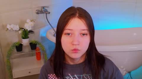 Molly online show from 03/03/26, 10:10