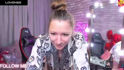 hi im Molly heregreat boobs big heart  warm pussy  online show from 03/01/25, 01:00