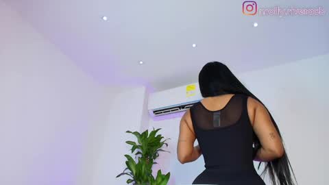 Molly  online show from 06/05/26, 02:29