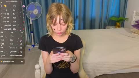 mollysally online show from 06/19/26, 04:17