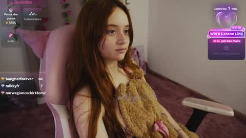 Snapshot of mollysb_05 chatting on 12/10/24, 02:05 mollysb_05 online show from 12/10/24, 02:05