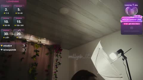 Snapshot of mollysb_05 chatting on 12/10/24, 06:06 mollysb_05 online show from 12/10/24, 06:06