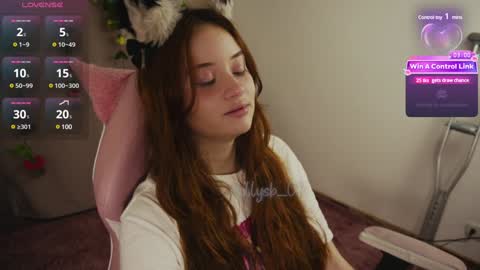 Snapshot of mollysb_05 chatting on 01/17/25, 01:25 mollysb_05 online show from 01/17/25, 01:25