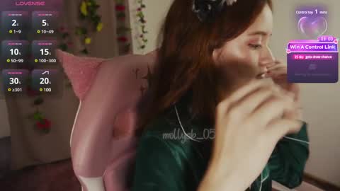 Snapshot of mollysb_05 chatting on 02/13/25, 06:48 mollysb_05 online show from 02/13/25, 06:48