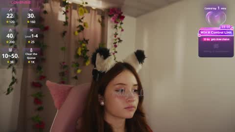 Snapshot of mollysb_05 chatting on 02/14/25, 04:20 mollysb_05 online show from 02/14/25, 04:20