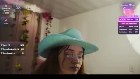 Snapshot of mollysb_05 chatting on 02/20/25, 07:52 mollysb_05 online show from 02/20/25, 07:52