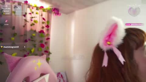 Snapshot of mollysb_05 chatting on 09/20/25, 05:25 mollysb_05 online show from 09/20/25, 05:25