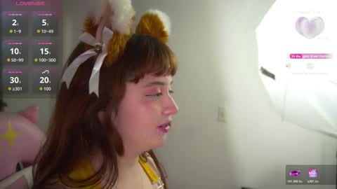 Snapshot of mollysb_05 chatting on 11/11/25, 09:48 mollysb_05 online show from 11/11/25, 09:48