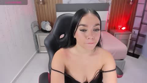 Snapshot of mollyspencer1 chatting on 10/27/25, 07:07 MOLLY online show from 10/27/25, 07:07