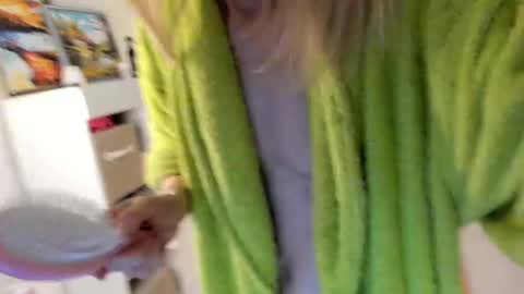 AngelMomm online show from 02/28/25, 04:32