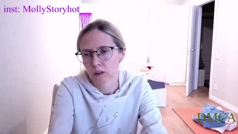 Snapshot of mollystory chatting on 03/22/26, 08:40 AngelMomm online show from 03/22/26, 08:40