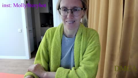 Snapshot of mollystory chatting on 04/07/26, 03:45 AngelMomm online show from 04/07/26, 03:45