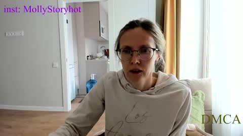 Snapshot of mollystory chatting on 04/22/26, 06:49 AngelMomm online show from 04/22/26, 06:49