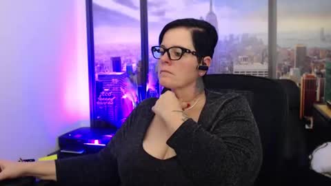 Snapshot of mollysun chatting on 12/10/24, 06:49 MollySun Nina Randmann online show from 12/10/24, 06:49