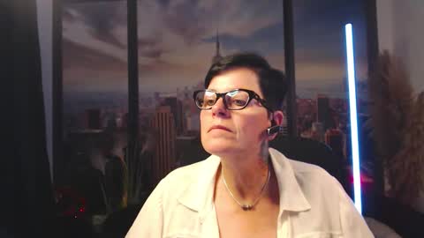 Snapshot of mollysun chatting on 09/16/25, 04:30 MollySun Nina Randmann online show from 09/16/25, 04:30