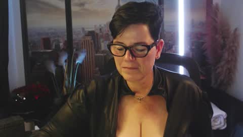 Snapshot of mollysun chatting on 10/02/25, 06:37 MollySun Nina Randmann online show from 10/02/25, 06:37