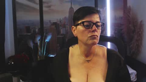 Snapshot of mollysun chatting on 10/04/25, 05:11 MollySun Nina Randmann online show from 10/04/25, 05:11