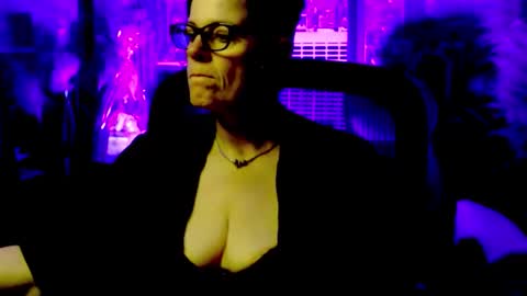 Snapshot of mollysun chatting on 04/09/26, 03:50 MollySun Nina Randmann online show from 04/09/26, 03:50