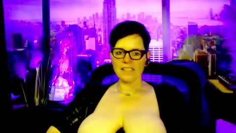 Snapshot of mollysun chatting on 04/12/26, 04:56 MollySun Nina Randmann online show from 04/12/26, 04:56